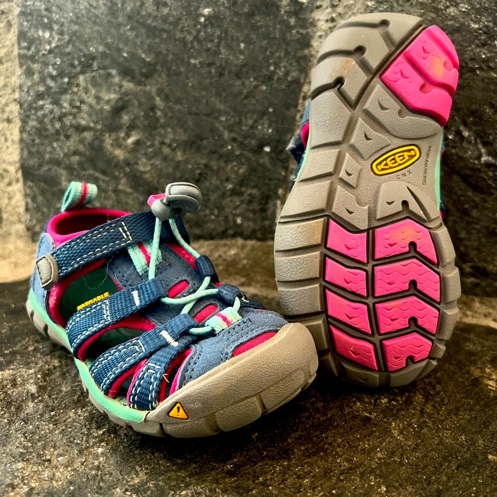 Keen toddler sandal size 8 like new